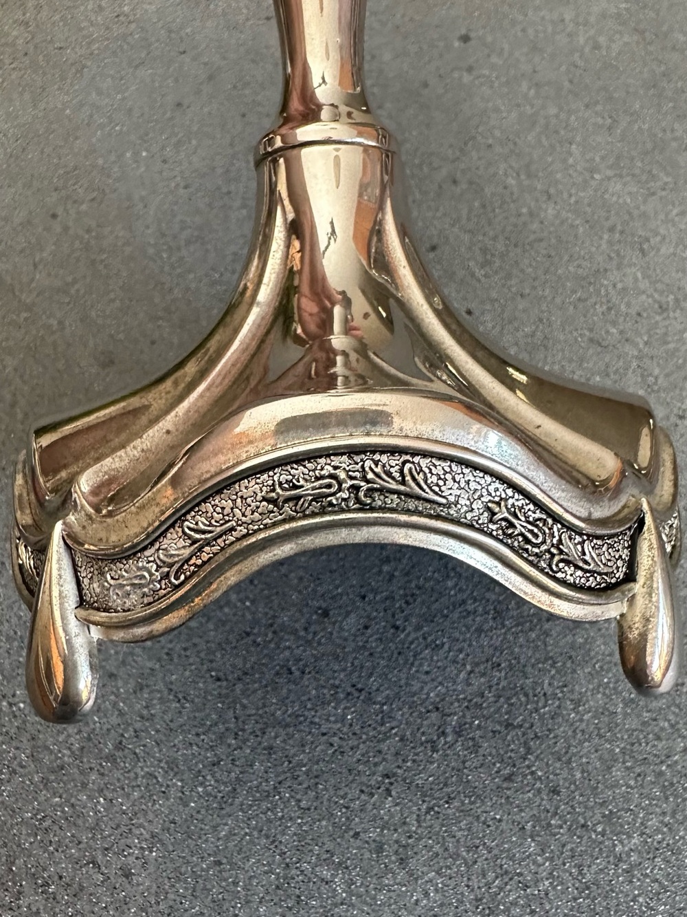 FLORAL SILVER-PLATED CANDLESTICKS - Picture 4 of 10